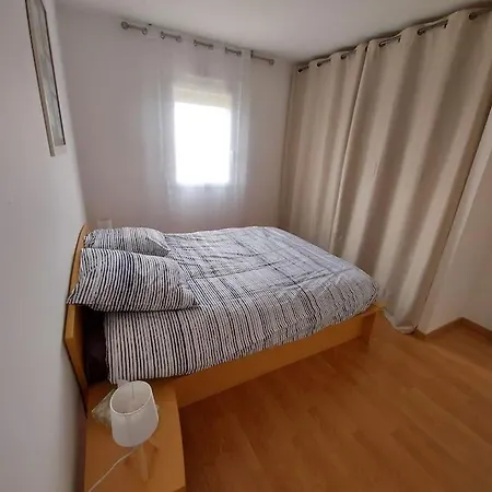 Maison Lumineuse, Quartier Calme, Proche Mer, 8 Personnes Santec